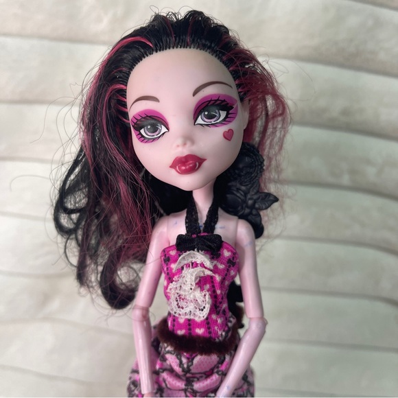 Monster High Draculaura Doll Dot Dead Gorgeous 2012 Walmart Exclusive - Picture 2 of 5